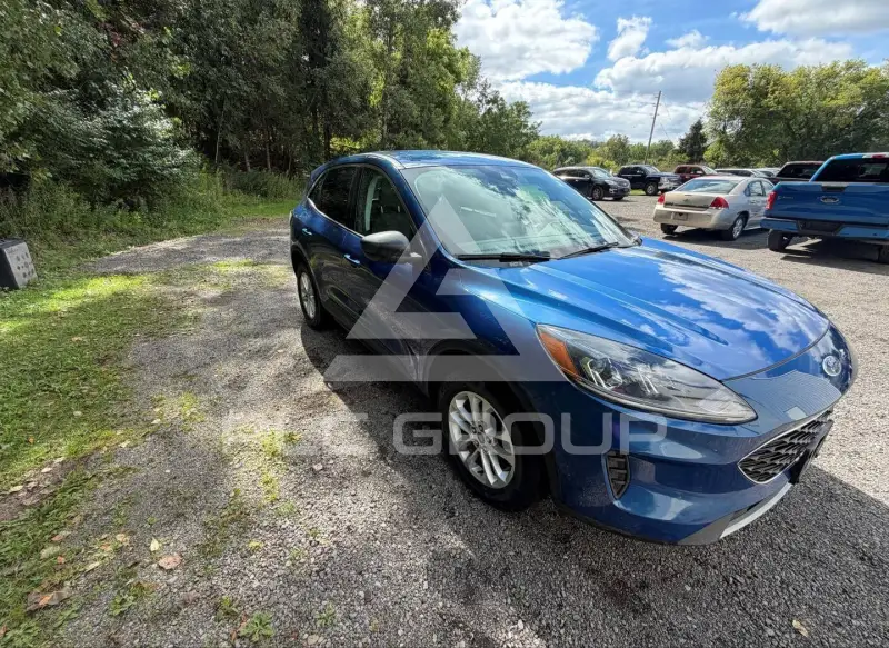 2022 Ford ESCAPE photo