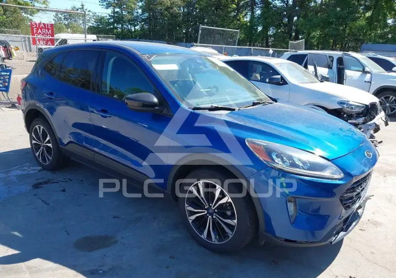 2022 Ford ESCAPE photo