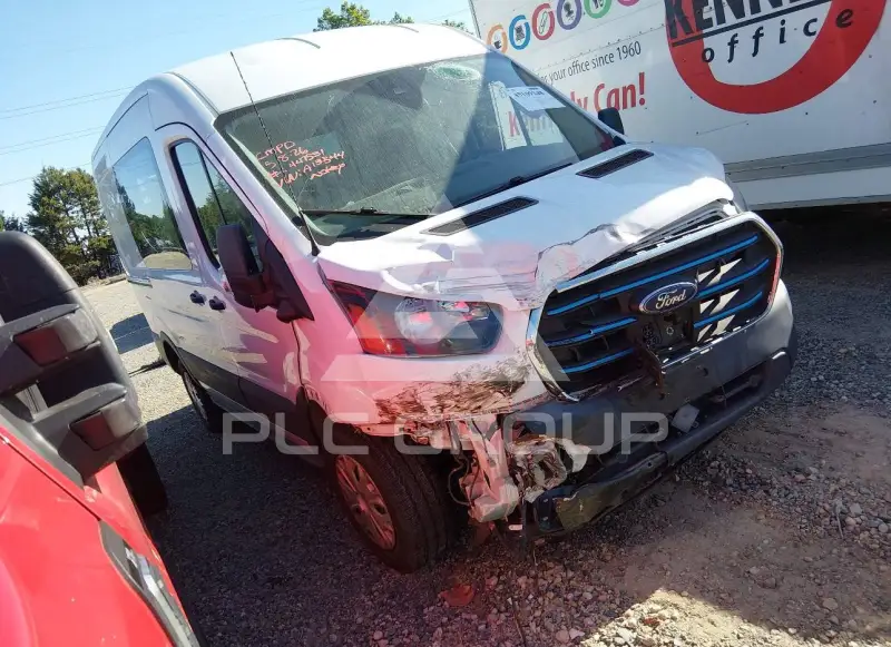 2022 Ford E-350 фото
