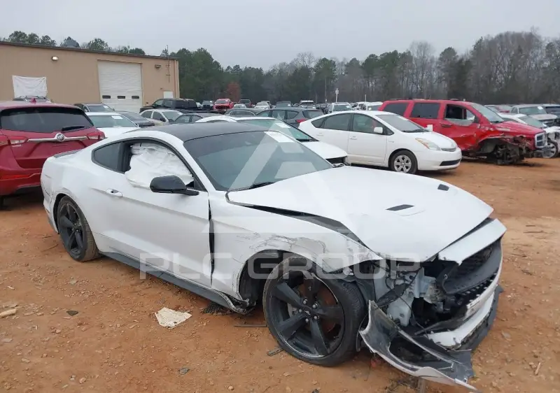 2022 Ford MUSTANG photo