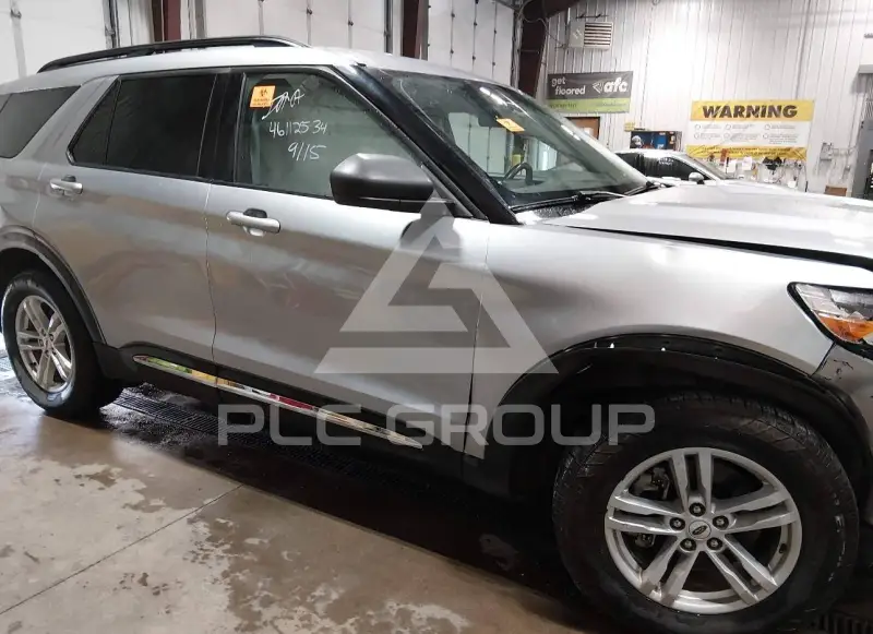 2022 Ford EXPLORER photo