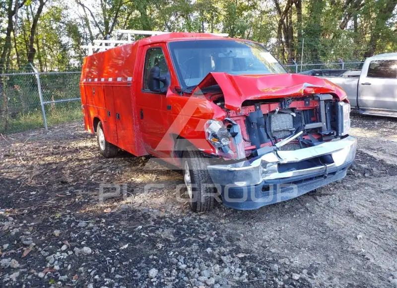 2022 Ford E-350 фото