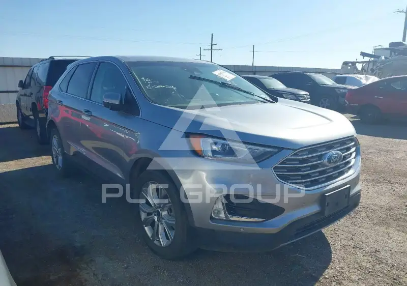 2022 Ford EDGE photo