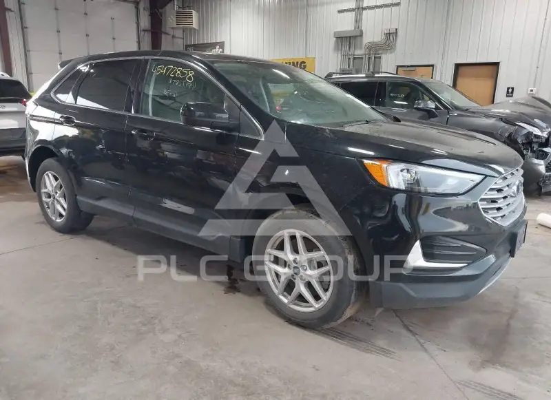 2022 Ford EDGE photo
