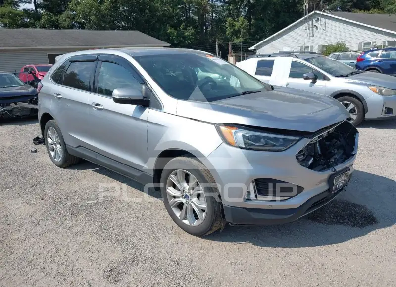 2022 Ford EDGE photo