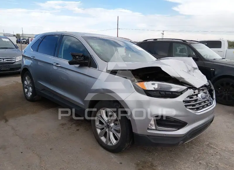 2022 Ford EDGE photo