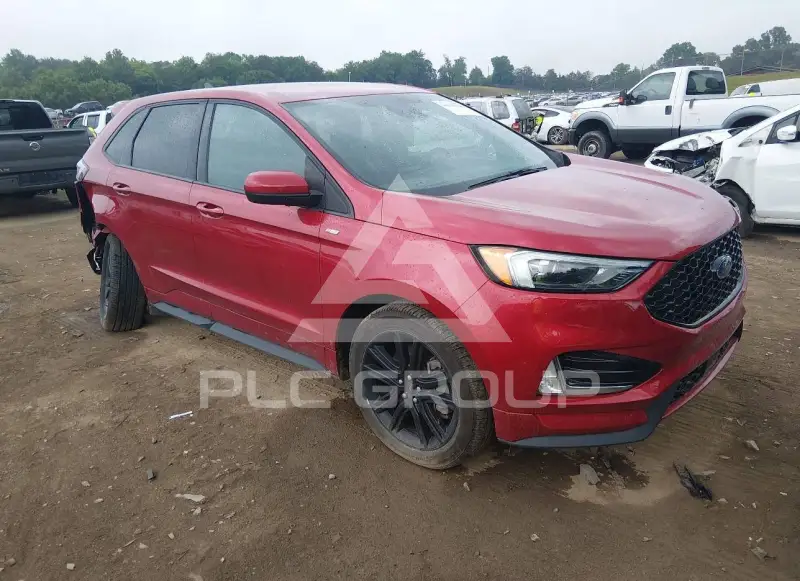 2022 Ford EDGE photo