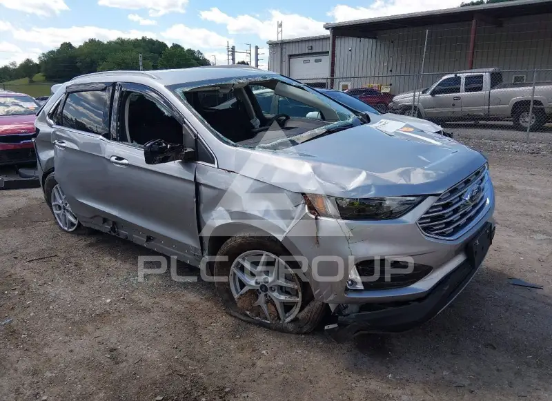 2022 Ford EDGE photo