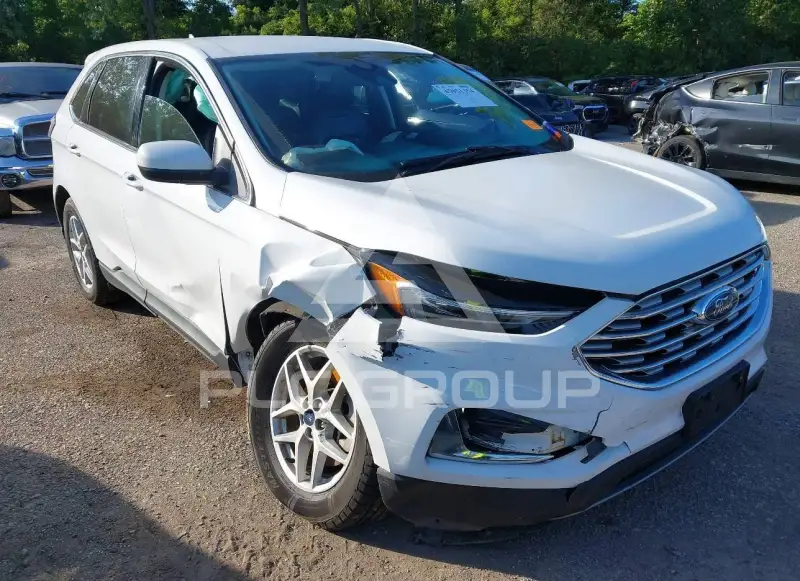 2022 Ford EDGE photo