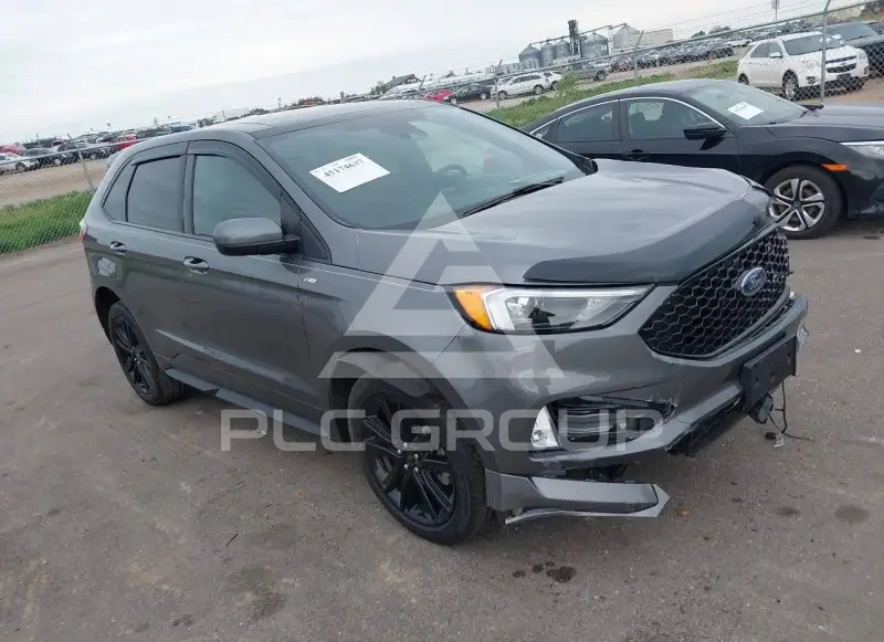 2022 Ford EDGE photo