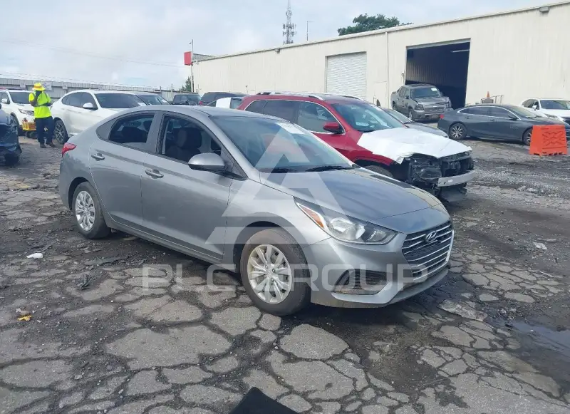 2022 Hyundai Accent photo