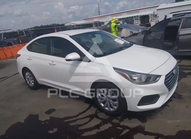 2022 Hyundai Accent photo