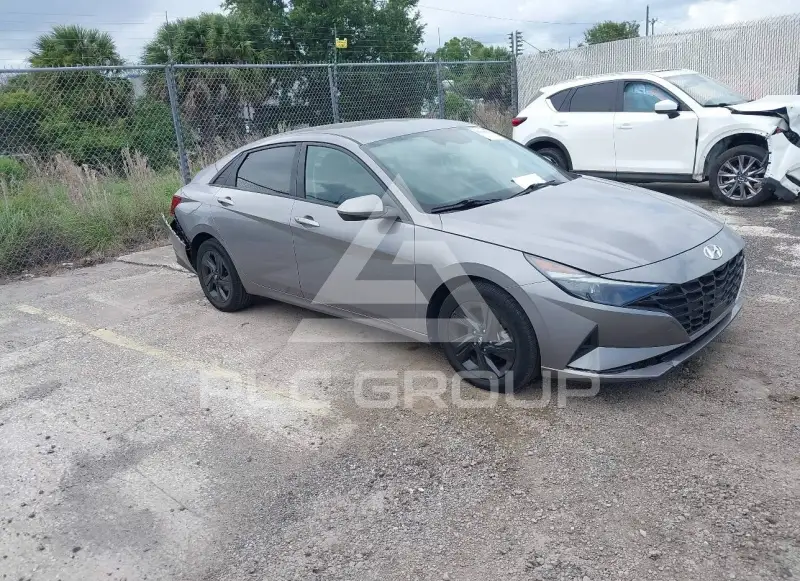 2022 Hyundai Elantra photo