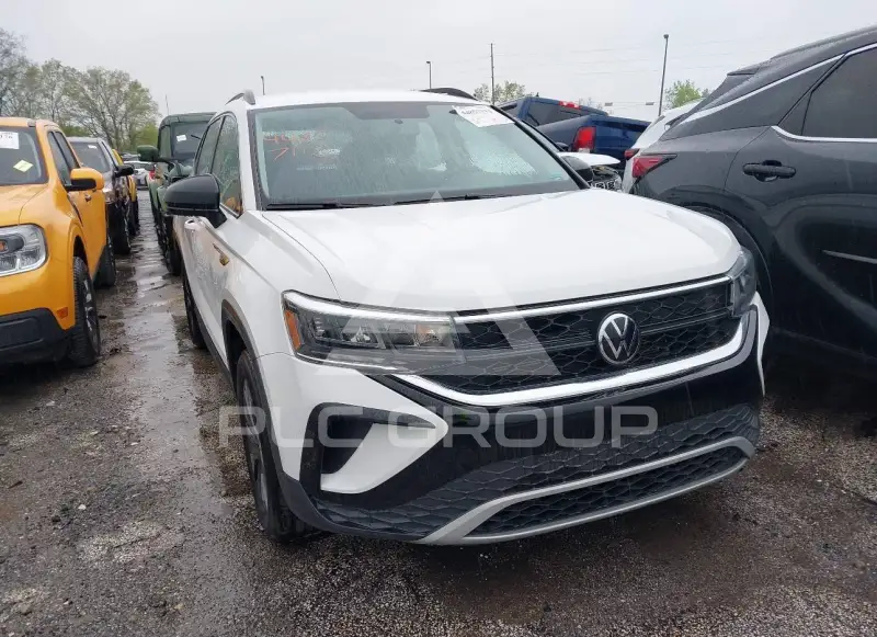 2022 Volkswagen Taos photo
