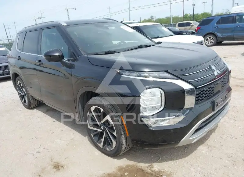 2023 Mitsubishi OUTLANDER photo