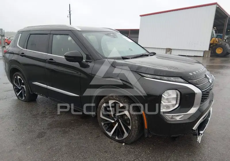2023 Mitsubishi OUTLANDER photo