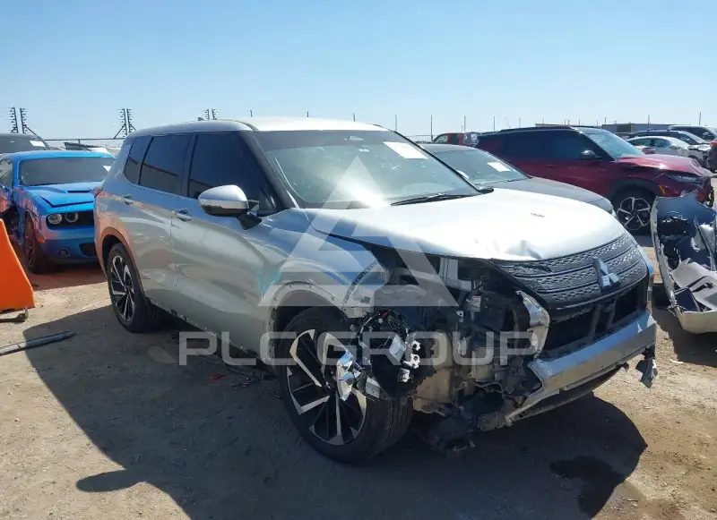 2023 Mitsubishi OUTLANDER photo