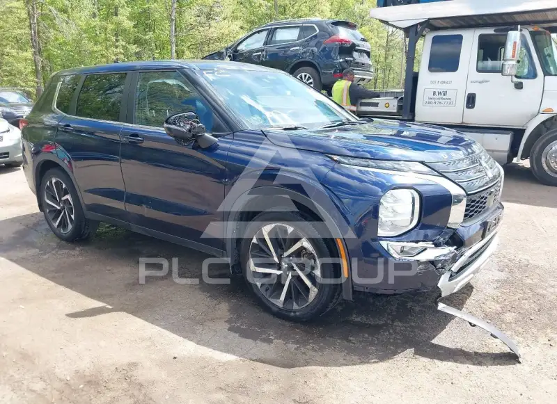 2023 Mitsubishi OUTLANDER photo