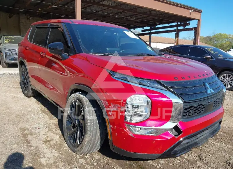 2023 Mitsubishi OUTLANDER photo