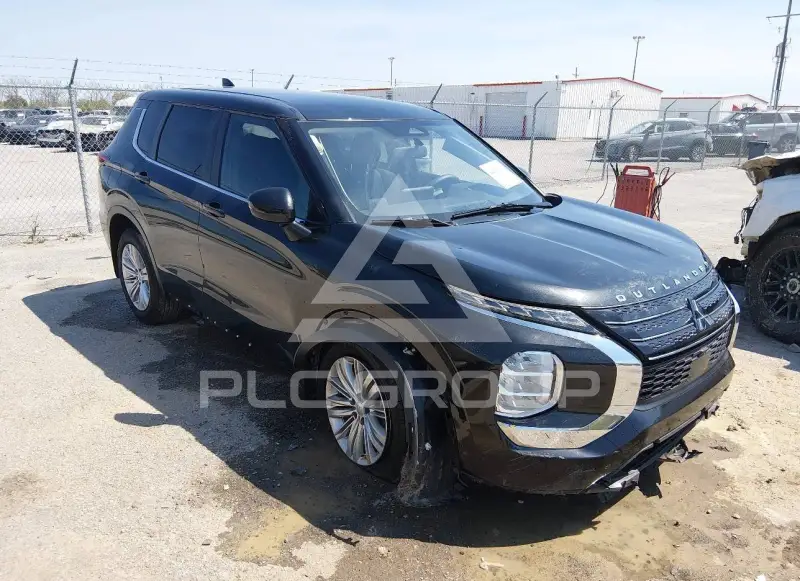 2023 Mitsubishi OUTLANDER photo