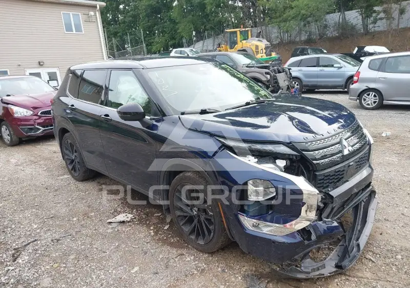 2023 Mitsubishi OUTLANDER photo