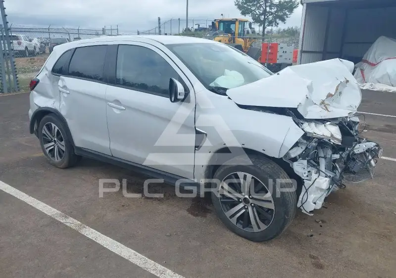 2023 Mitsubishi OUTLANDER photo