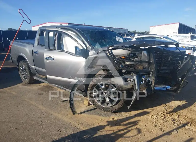 2023 Nissan TITAN photo