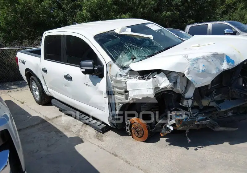 2023 Nissan TITAN photo