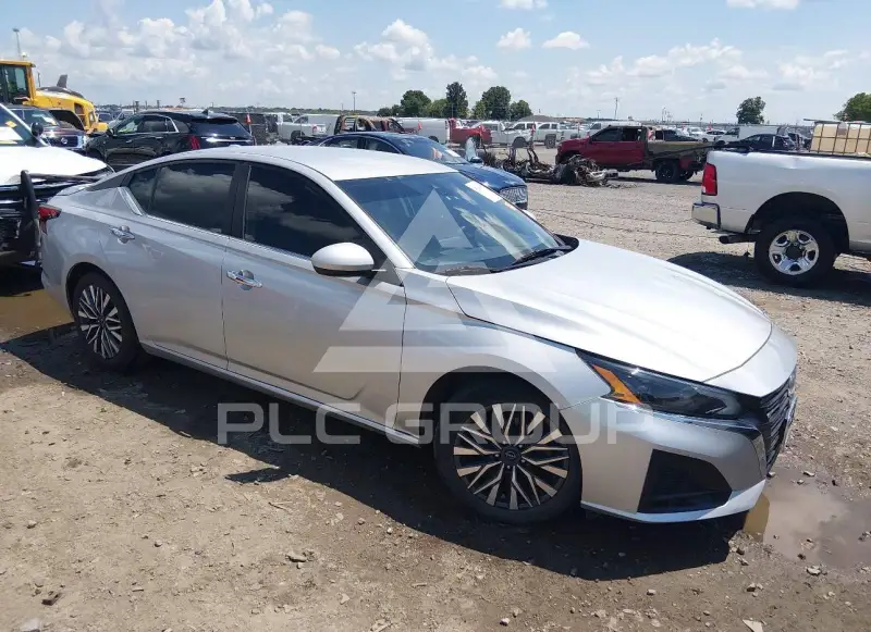 2023 Nissan ALTIMA photo