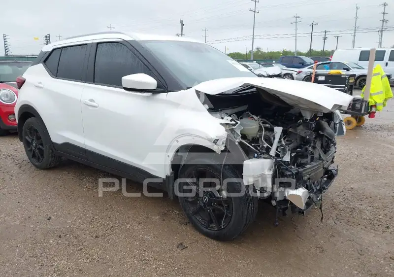2023 Nissan KICKS фото