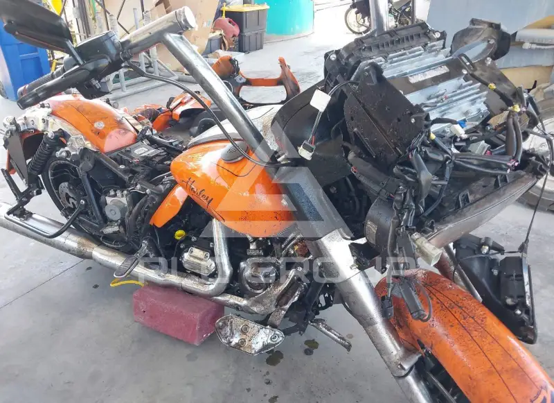 2023 Harley-Davidson FLTRX фото