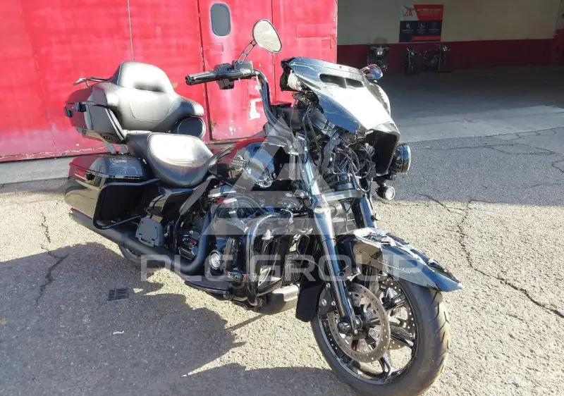 2023 Harley-Davidson FLHTK photo