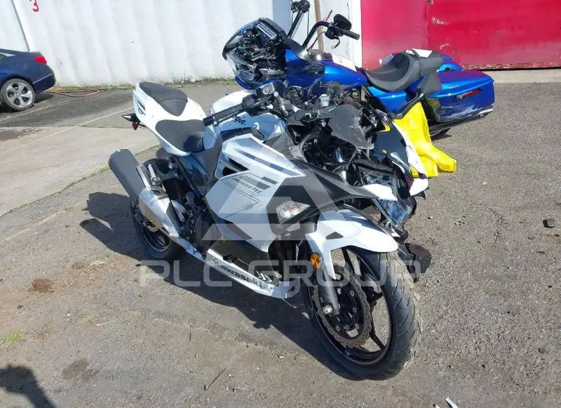 2023 Kawasaki EX400 photo