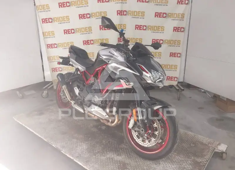 2023 Kawasaki ZR1000 фото