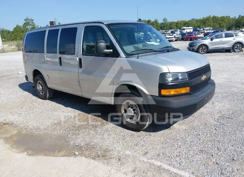 2023 Chevrolet Express photo