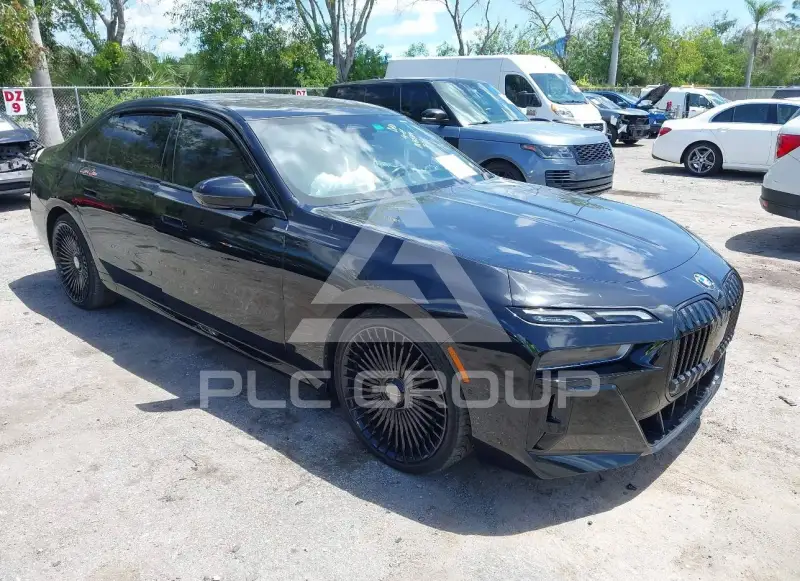 2023 BMW 760 фото