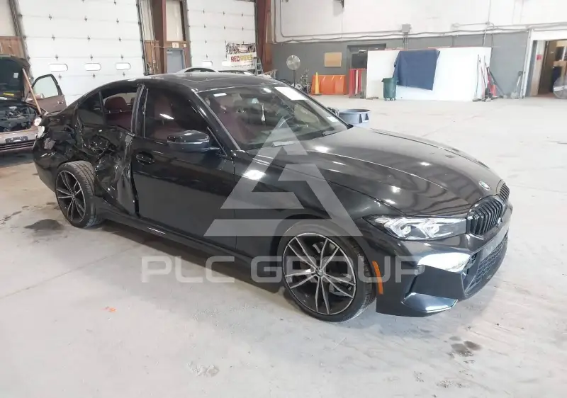 2023 BMW 330 фото