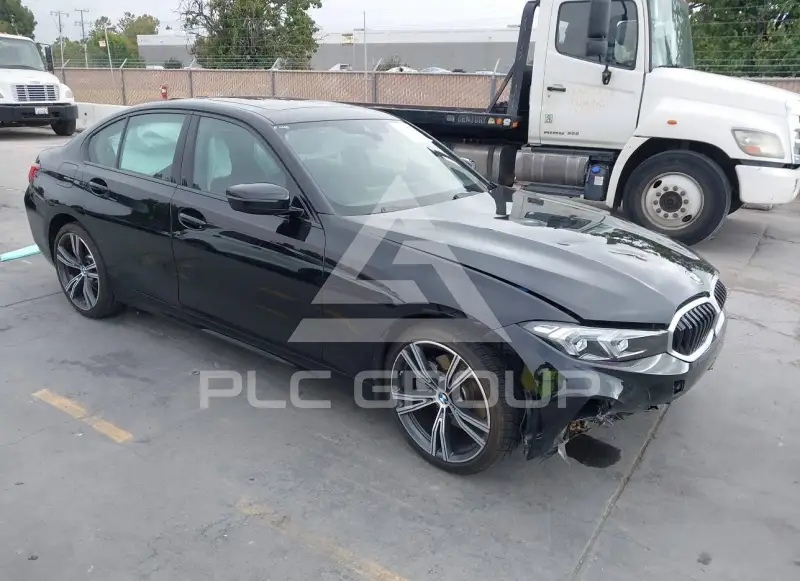 2023 BMW 330 photo