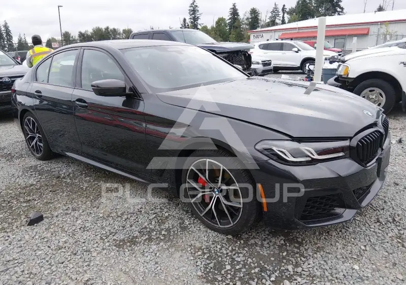 2023 BMW 540 фото