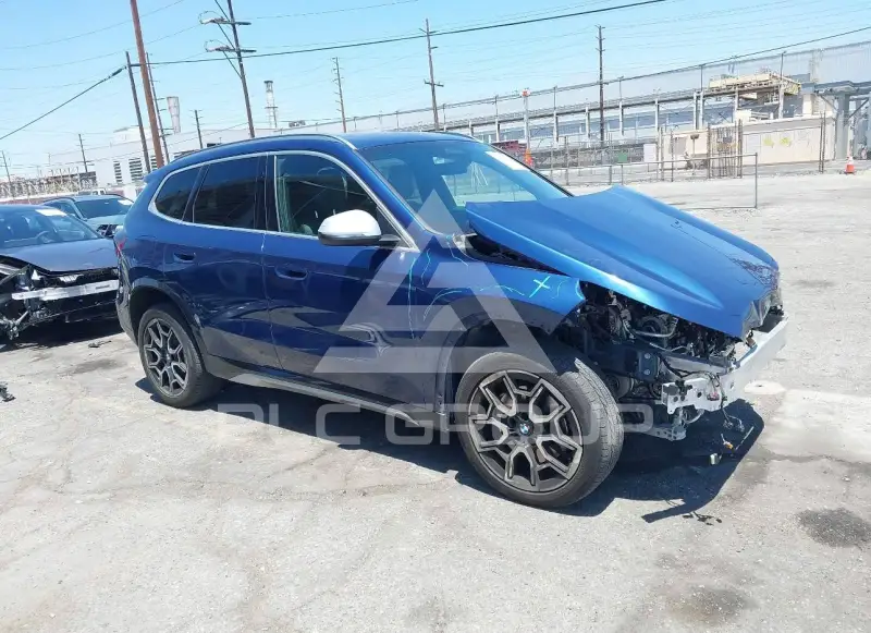 2023 BMW X1 фото
