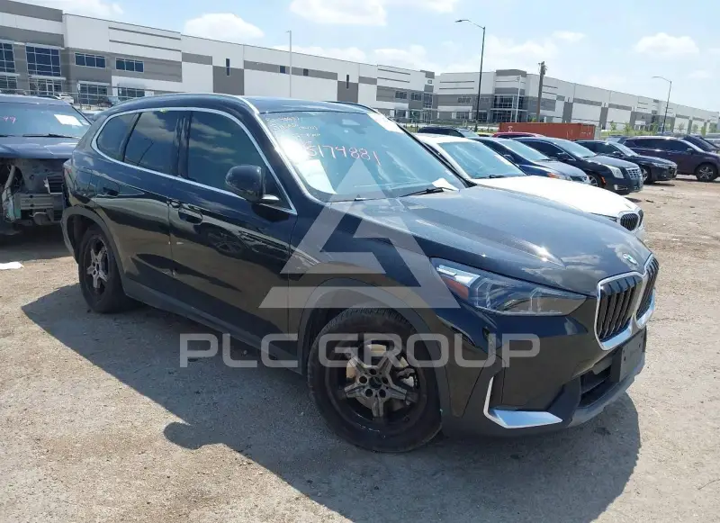 2023 BMW X1 фото