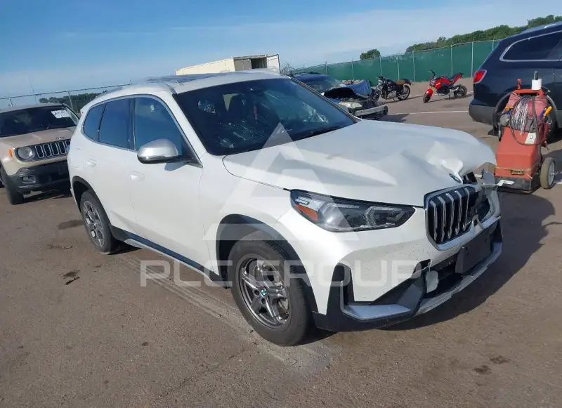 2023 BMW X1 фото