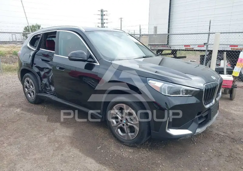 2023 BMW X1 фото