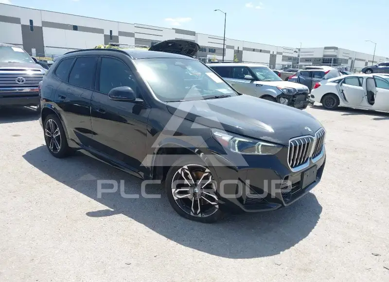 2023 BMW X1 фото