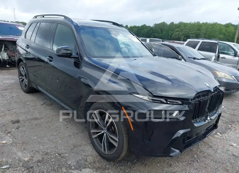 2023 BMW X7 фото