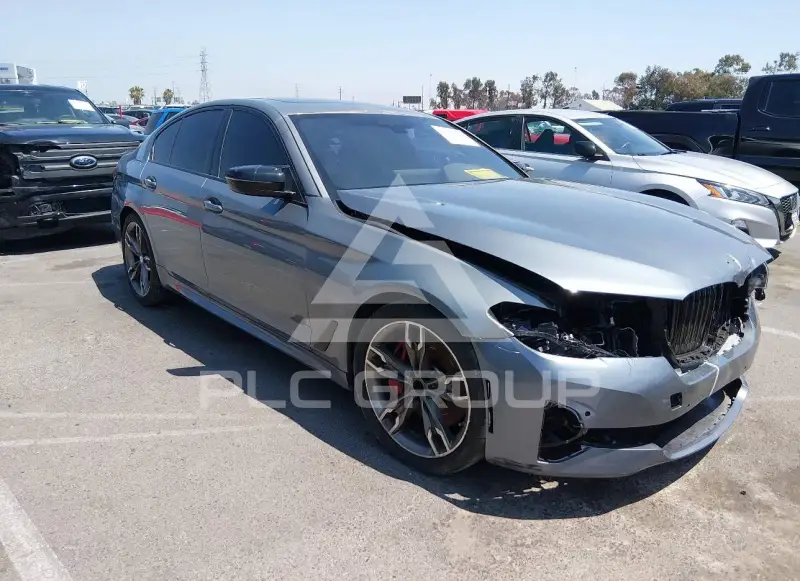 2023 BMW 550M фото