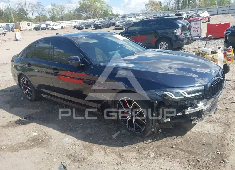 2023 BMW 550M photo