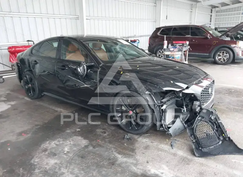 2023 Jaguar XF фото