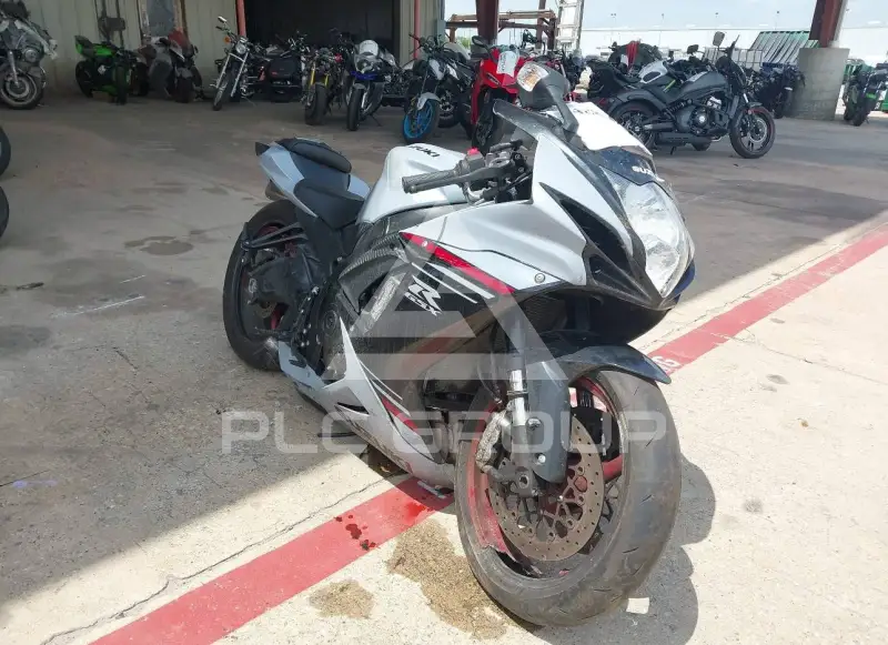 2023 Suzuki GSX-R600 фото