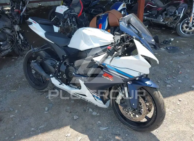 2023 Suzuki GSX-R600 фото